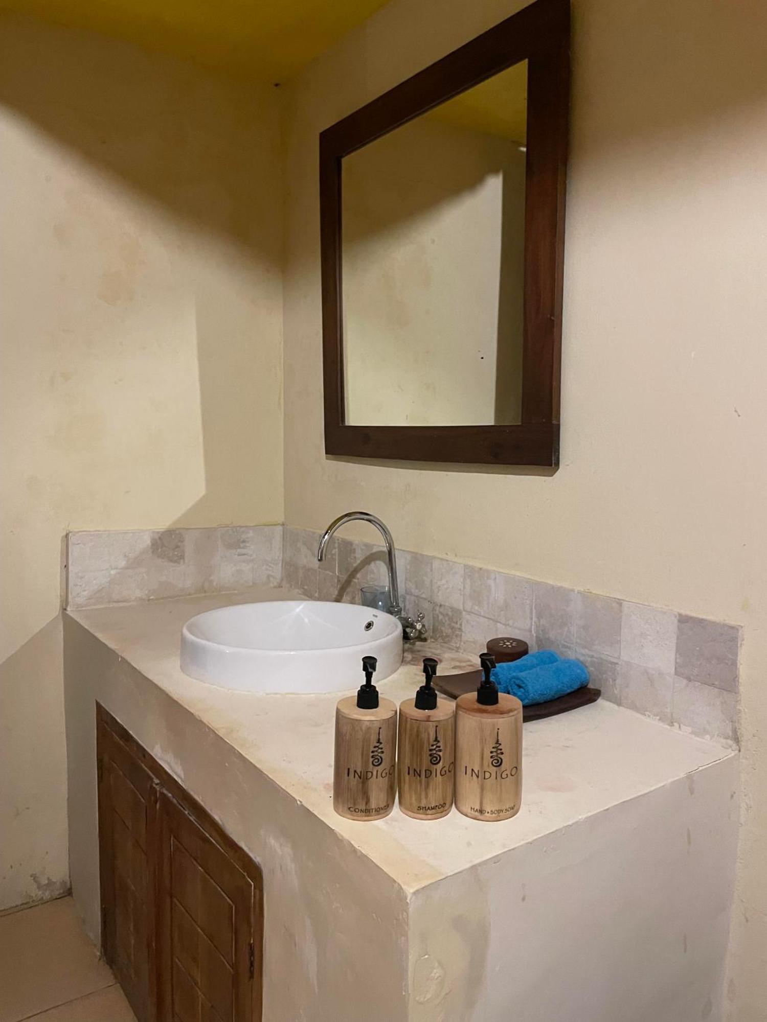 Indigo Bungalows Τζίλι Τραγουανγκάν Εξωτερικό φωτογραφία